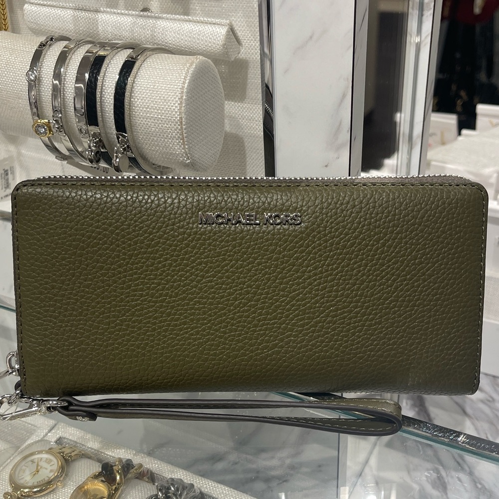 MICHAEL KORS Lg Pebbled Leather Continental Wallet Wristlet Phone Holder 
Olive - Picture 3 of 16